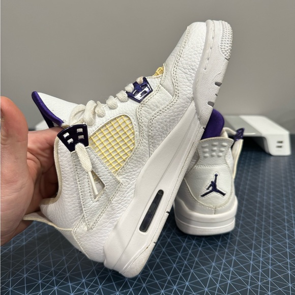 Jordan 4 GS Purple Metallic - Picture 5 of 9